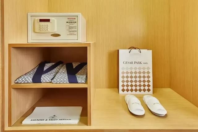 【高鐵假期】 台北凱撒大飯店2日自由行｜近台北車站、站前商圈-【常態促銷】- 精緻四人房(10坪-2大床-含早)-2