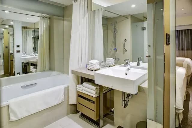 【高鐵假期】 翰品酒店高雄2日自由行｜近鹽埕埔站、駁二藝術特區-【搭高鐵．送住宿】- 雅緻家庭房(2中床，含早餐)-5