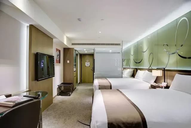 【高鐵假期】 翰品酒店高雄2日自由行｜近鹽埕埔站、駁二藝術特區-【搭高鐵．送住宿】- 雅緻家庭房(2中床，含早餐)-2