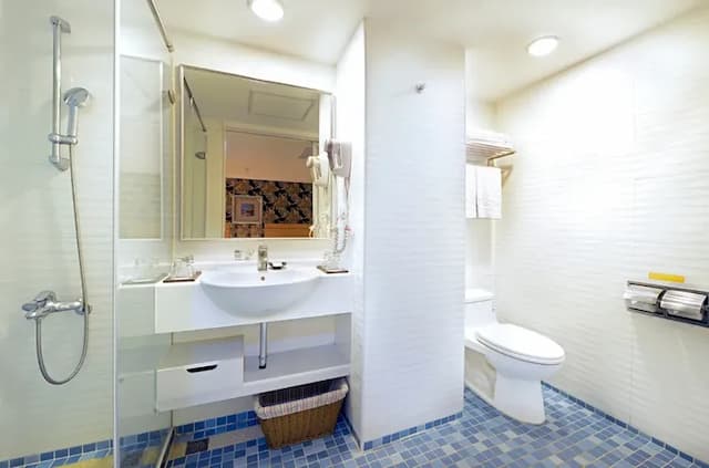 【High Speed Rail Holiday】 2-Day Free Travel at Kenting Chateau Beach Hotel-[Regular Promotion] - Family Room - Mountain View (Any hotel - 1 King Bed + 2 Small Beds / 2 King Beds)-7