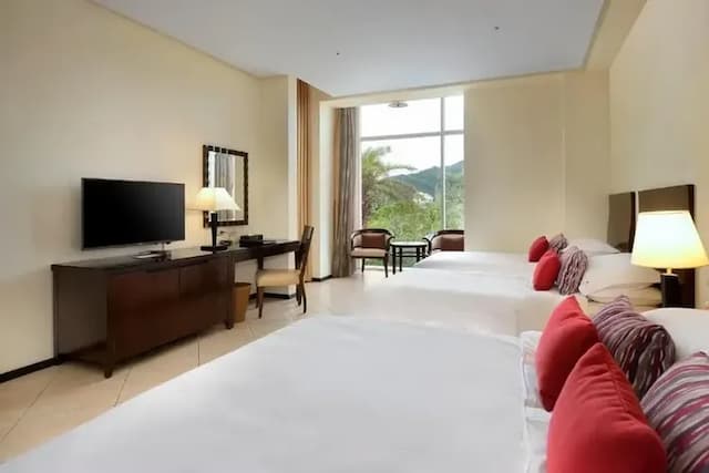 【High Speed Rail Holiday】 2-Day Free Travel at Kenting Chateau Beach Hotel-[Regular Promotion] - Family Room - Mountain View (Any hotel - 1 King Bed + 2 Small Beds / 2 King Beds)-2