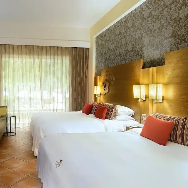 【High Speed Rail Holiday】 2-Day Free Travel at Kenting Chateau Beach Hotel-[Regular Promotion] - Family Room - Mountain View (Any hotel - 1 King Bed + 2 Small Beds / 2 King Beds)-5