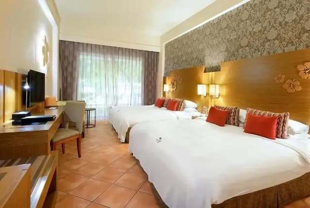 【High Speed Rail Holiday】 2-Day Free Travel at Kenting Chateau Beach Hotel-[Regular Promotion] - Family Room - Mountain View (Any hotel - 1 King Bed + 2 Small Beds / 2 King Beds)-3