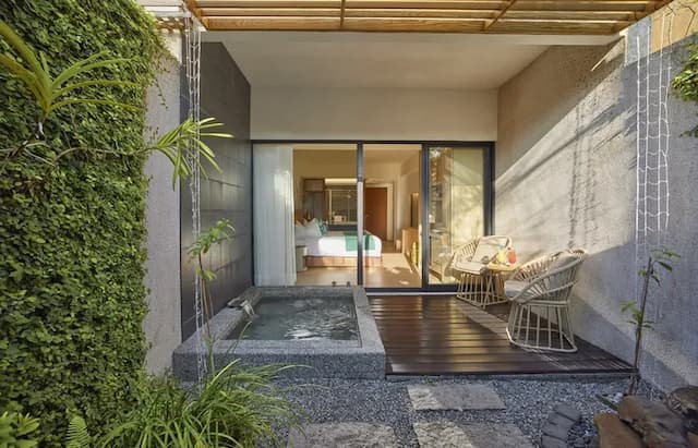 【High Speed Rail Holiday】2-Day Free Travel at Caesar Park Kenting-[Regular Promotion] - Poolside Garden Room (2 Queen Beds)-1