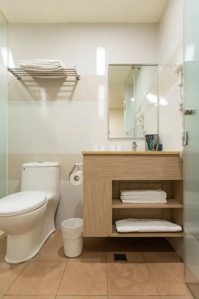 【High Speed Rail Holiday】 2-Day Free Travel at Taipei Hotel-Elegant Double Room with Breakfast-No Windows-8