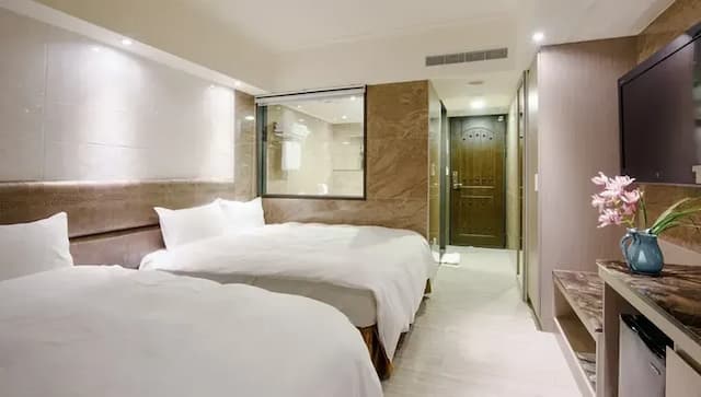 【High Speed Rail Holiday】 2-Day Free Travel at Nantou Sun Moon Lake Pier Leisure Hotel-[Sun Moon Lake is fun_free boat ticket] - [Sun Moon Lake is fun] Shuishalian Hall - Full lake view quadruple room (2 large beds)-1