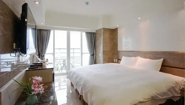 【High Speed Rail Holiday】 2-Day Free Travel at Nantou Sun Moon Lake Pier Leisure Hotel-[Sun Moon Lake is fun_free boat ticket] - [Sun Moon Lake is fun] Shuishalian Hall - Full lake view double room (1 big bed/2 small beds)-1