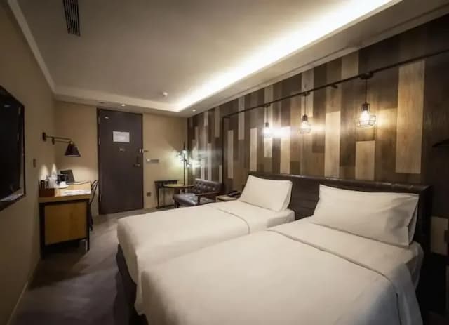 【High Speed Rail Holiday】 Taipei City Suites Beimen 2-Day Free Travel-[Regular Promotion] - Dadaocheng Room (2 small beds, no window - no breakfast)-1