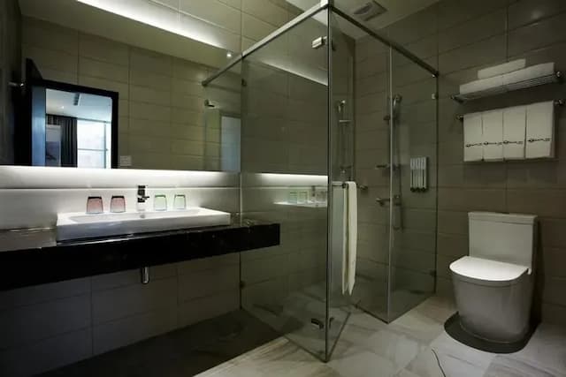 【高鐵假期】 台中頭等艙飯店綠園道館2日自由行｜近勤美綠園道，飛機客艙主題-【常態促銷】- 豪華四人房(2大床)-6