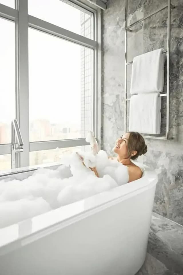 【High Speed Rail Holiday】 2-Day Free Travel at Silks Club Kaohsiung-Deluxe King Room-5