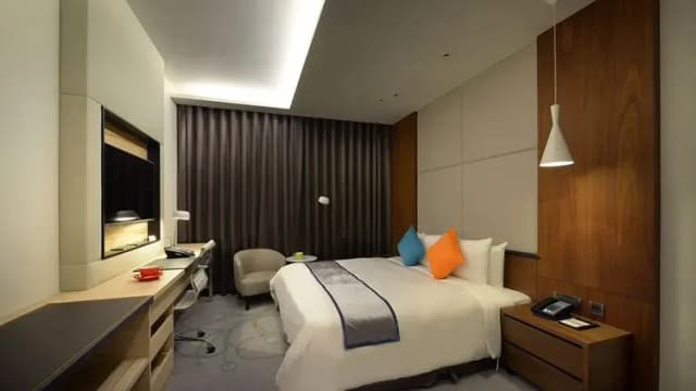 【High Speed Rail Holiday】 2-Day Free Travel at Tainan Rongmei Golden Tulip Hotel-Standard Double Room-2