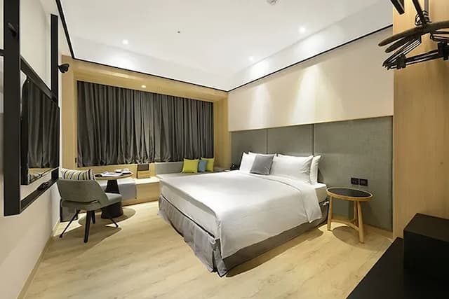 【High Speed Rail Holiday】 Evergreen Palace Hotel (Chiayi) 2-Day Free Travel-2025 Superior Room (1 King Bed/2 Small Beds)-1