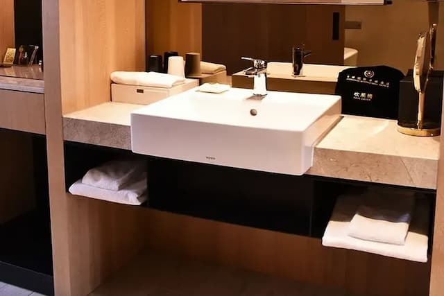 【High Speed Rail Holiday】 Evergreen Palace Hotel (Chiayi) 2-Day Free Travel-2025 Superior Room (1 King Bed/2 Small Beds)-3