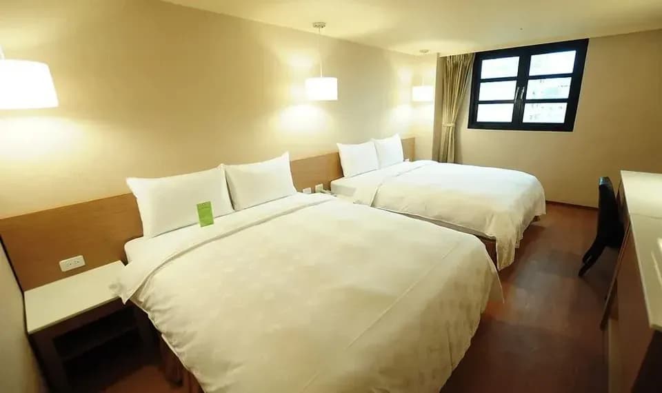 康橋站前館客房