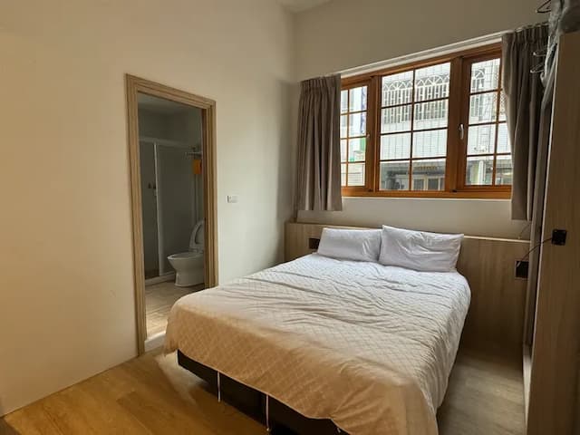 No.9 Hehe B&B-Simple Double Room - Shower-1