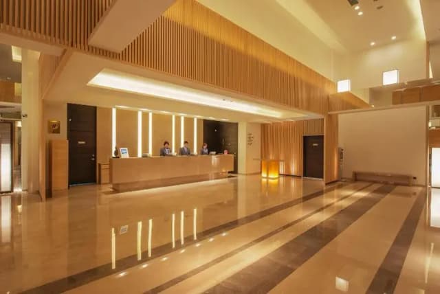 【高鐵假期】 和逸飯店．高雄中山館2日自由行｜近三多商圈、世運主場館-【常態促銷】- 舒適客房(無窗-1大床/2小床)-6