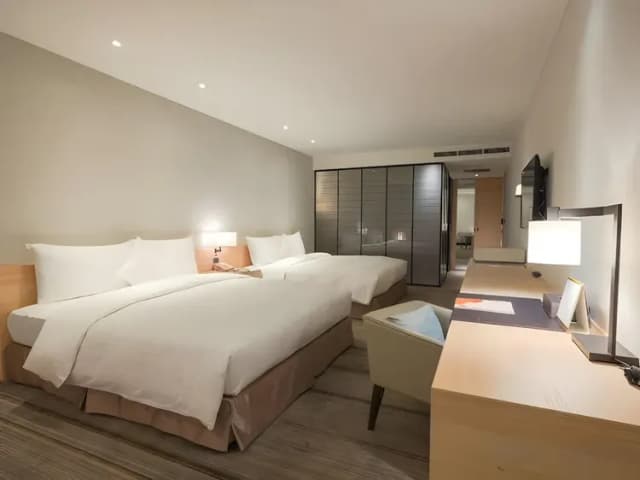 【高鐵假期】 和逸飯店．高雄中山館2日自由行｜近三多商圈、世運主場館-【常態促銷】- 舒適客房(無窗-2大床)-1