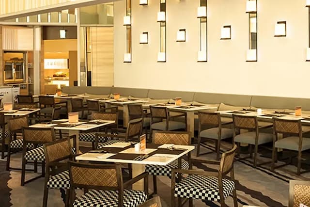 【High-speed Rail Holiday】 HOTEL COZZI． Kaohsiung Zhongshan Museum 2-day free travel-Heyi Room-1 large bed/2 small beds-3