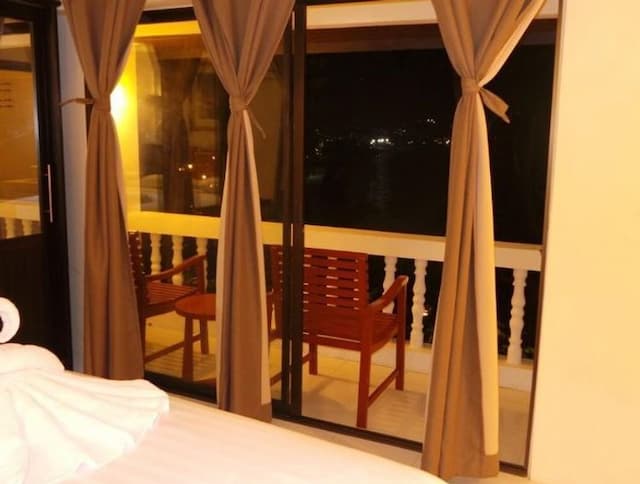 On The Hill Karon Resort-Ocaen view room l Deluxe Beachfront Room-7