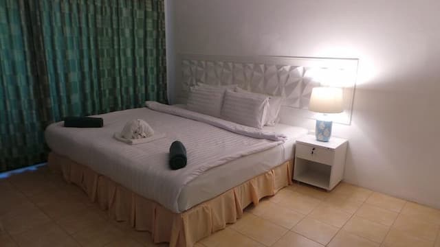 On The Hill Karon Resort-Deluxe Garden View Room-3