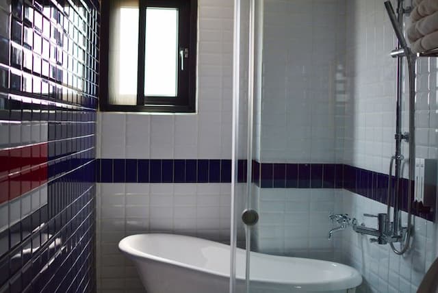 Say Yeah Inn-204 Enjoy the blue quadruple room-6