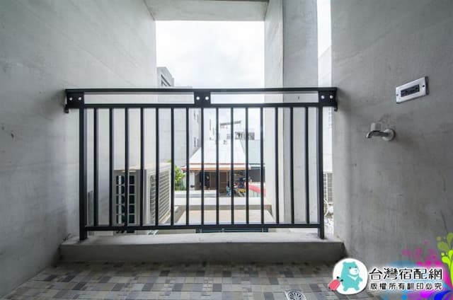 Time Traveling Hostel near Forest Park, 4D Night Market-Time Traveling Hostel random double room near Forest Park, 4D Night Market-9