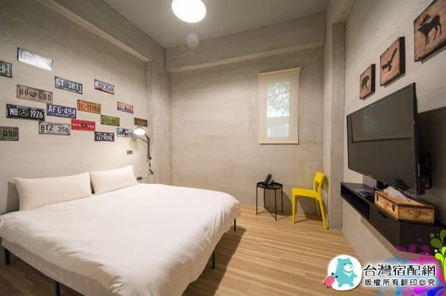 Time Traveling Hostel near Forest Park, 4D Night Market-Time Traveling Hostel random double room near Forest Park, 4D Night Market-1