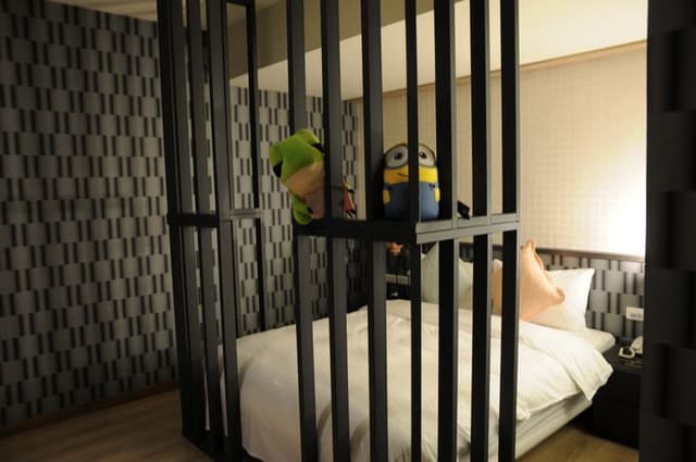 主題房(監獄風格)房內陳設