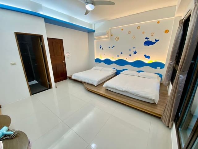 Sunny day-Cozy Family Room-1