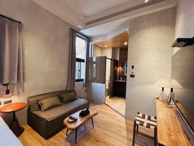 Spring Stay Inn-Deluxe Triple Room-10