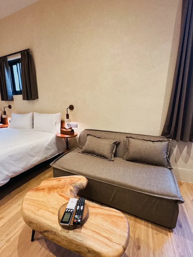 Spring Stay Inn-Deluxe Triple Room-2