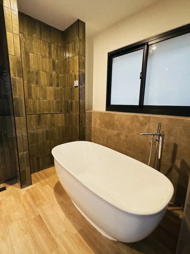 Spring Stay Inn-Deluxe Double Room (Bathtub)-10