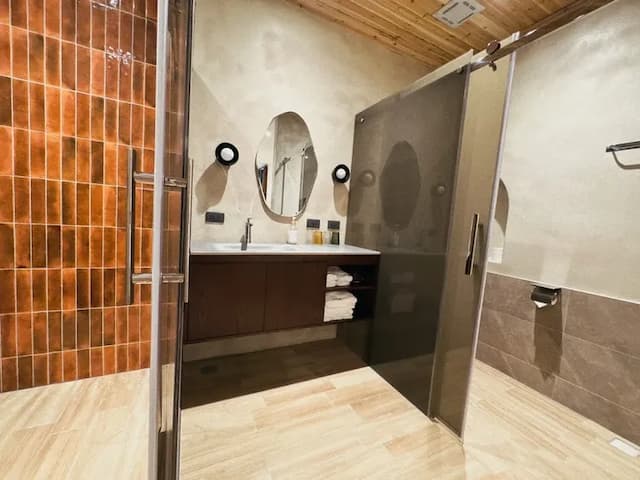 Spring Stay Inn-Superior Quadruple Room-14