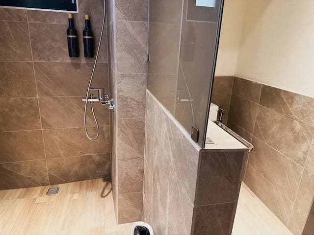 Spring Stay Inn-Deluxe Quadruple Room (Mahjong)-9