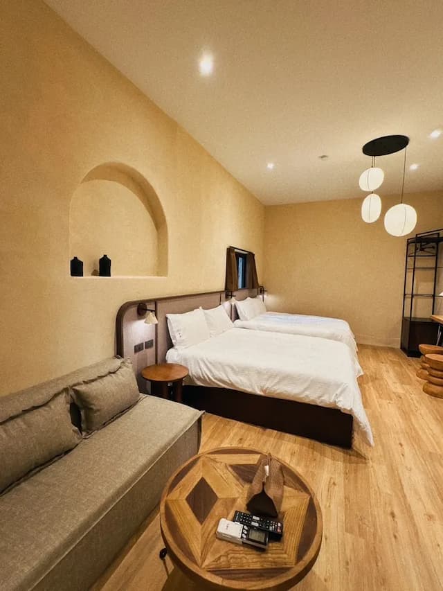 Spring Stay Inn-9-person package-11