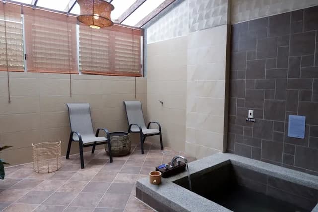 新月塢溫泉 Mikatsuki Tani｜獨家9折起！尖石溫泉、可愛動物區-【湯屋】標準雙人房-3