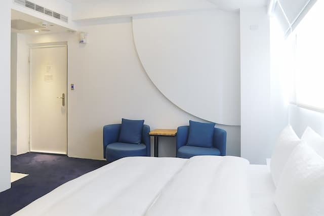 Time Flyer Hotel-Deluxe Double Room-3