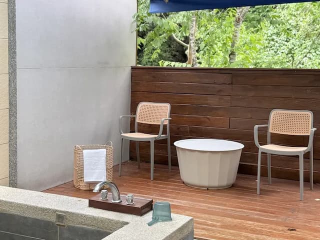 新月塢溫泉 Mikatsuki Tani｜獨家9折起！尖石溫泉、可愛動物區-【湯屋】標準雙人房(半露天風呂)-2