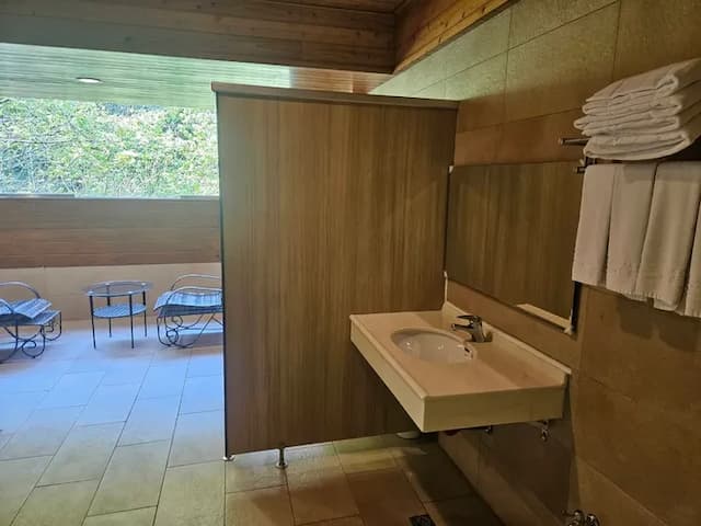 新月塢溫泉 Mikatsuki Tani｜獨家9折起！尖石溫泉、可愛動物區-【湯屋】豪華四人房-4