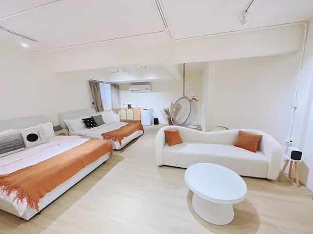 Homiday-Have a good sleep ~ Quadruple room 302, double room available on weekdays, 2 minutes' walk from Guoguang Passenger Transport Puli Station, self-service check-in-1