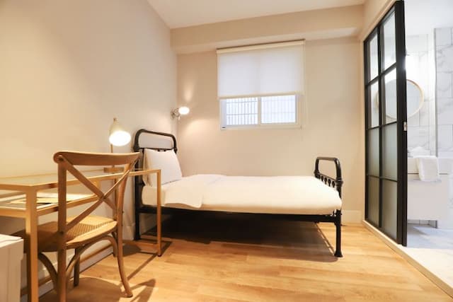 漫映旅舍-高級單人房-1