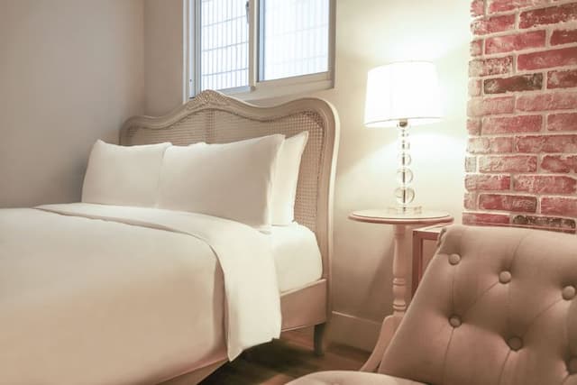 漫映旅舍-高級雙人房-3