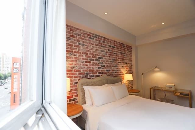 漫映旅舍-豪華雙人房-7