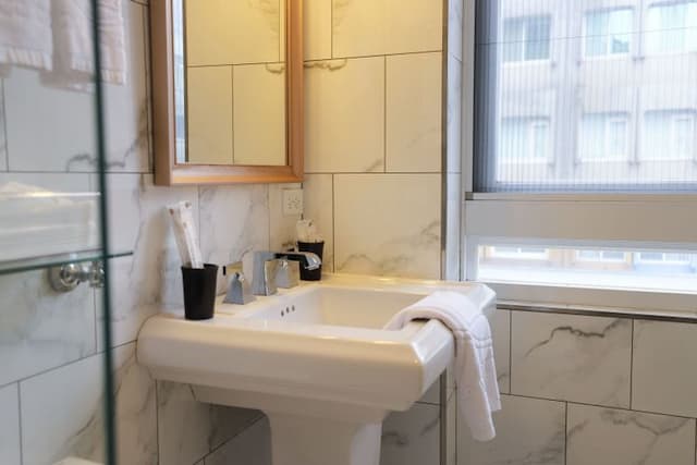 漫映旅舍-豪華雙人房-9