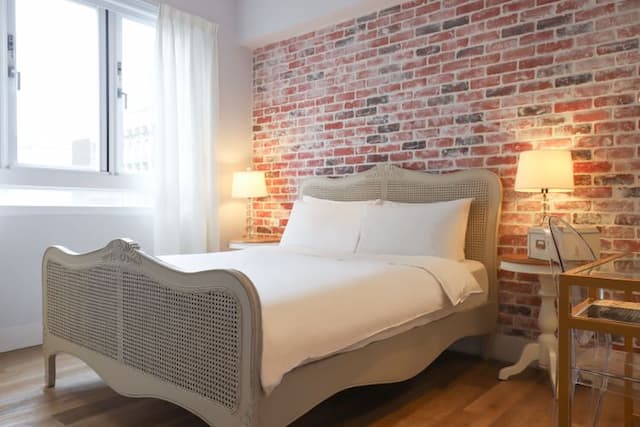 漫映旅舍-豪華雙人房-1