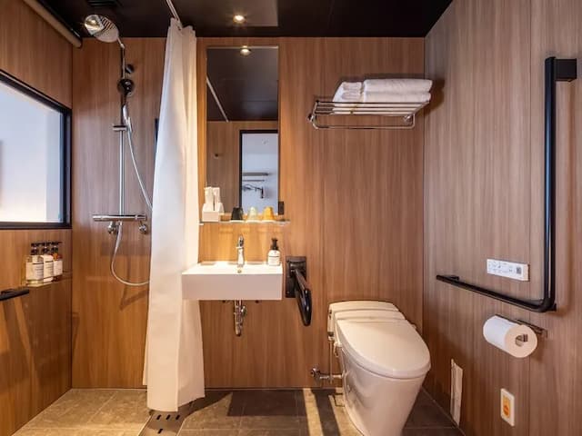 【ユニバーサルクイーン】25～26平米／室内の段差がなく水回りに手すりも備えたユニバーサルデザイン