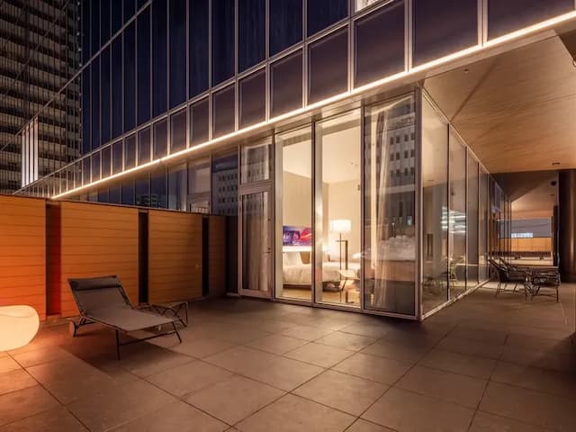 【テラス付コーナージュニアスイート】41平米／角部屋ならではの2面採光、開放感ある1室限定の客室です