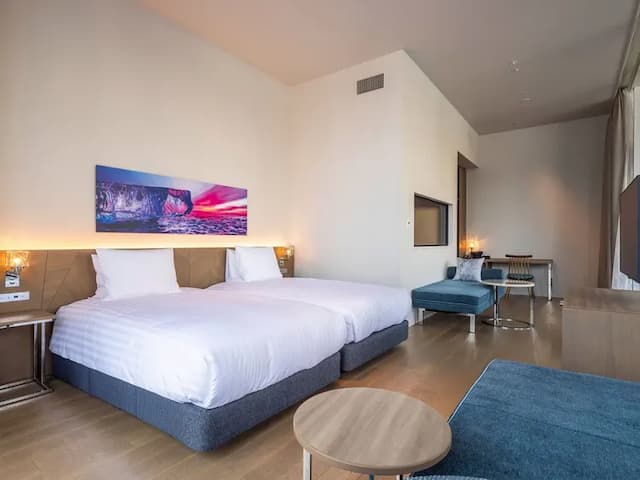 【テラス付コーナージュニアスイート】41平米／角部屋ならではの2面採光、開放感ある1室限定の客室です