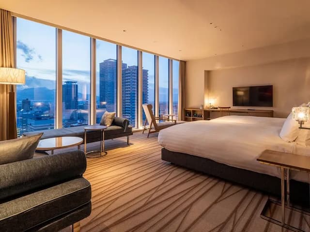 【スイート】52平米／6室限定の高層階スイート。旅の疲れを癒す眺望をお愉しみいただけます