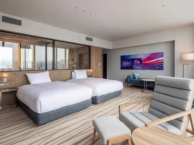 【スイート】52平米／6室限定の高層階スイート。旅の疲れを癒す眺望をお愉しみいただけます